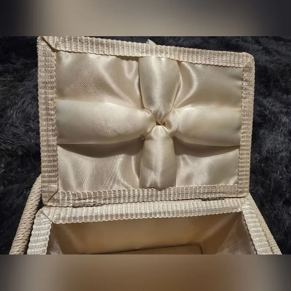 NWOT Vintage Floral Cream Storage Basket